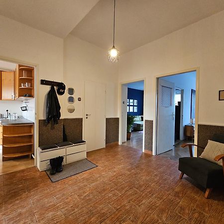 Stone Square Apartment Братислава Екстериор снимка