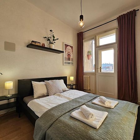 Stone Square Apartment Братислава Екстериор снимка