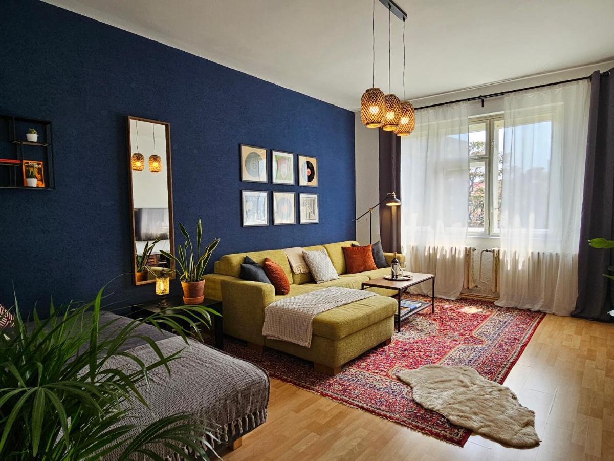 Stone Square Apartment Братислава Екстериор снимка