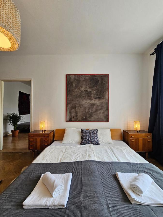 Stone Square Apartment Братислава Екстериор снимка