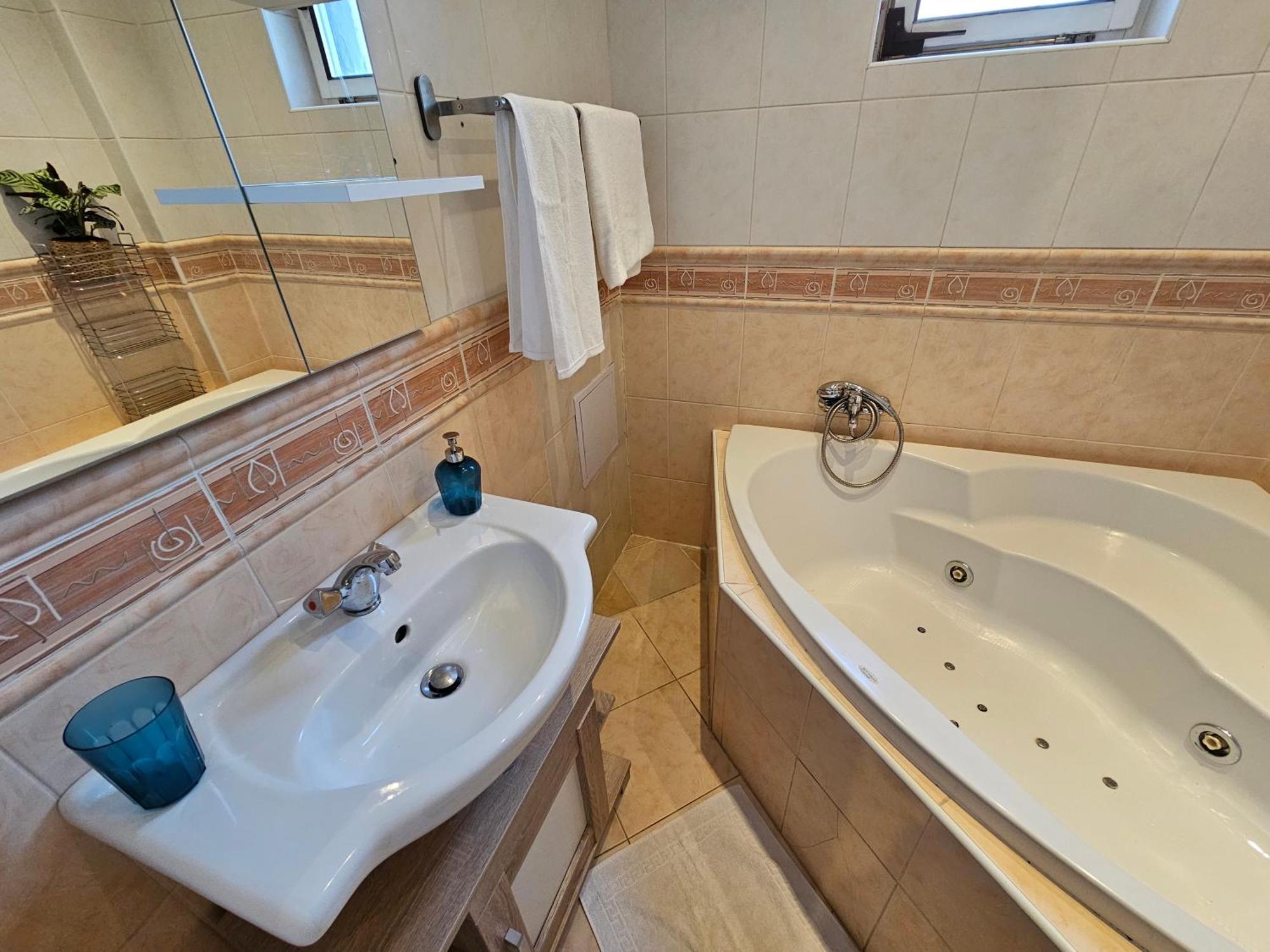 Stone Square Apartment Братислава Екстериор снимка